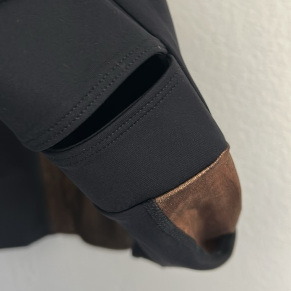 Beyond Yoga black and copper cropped jacket, women’s size large. - Picture 8 of 8